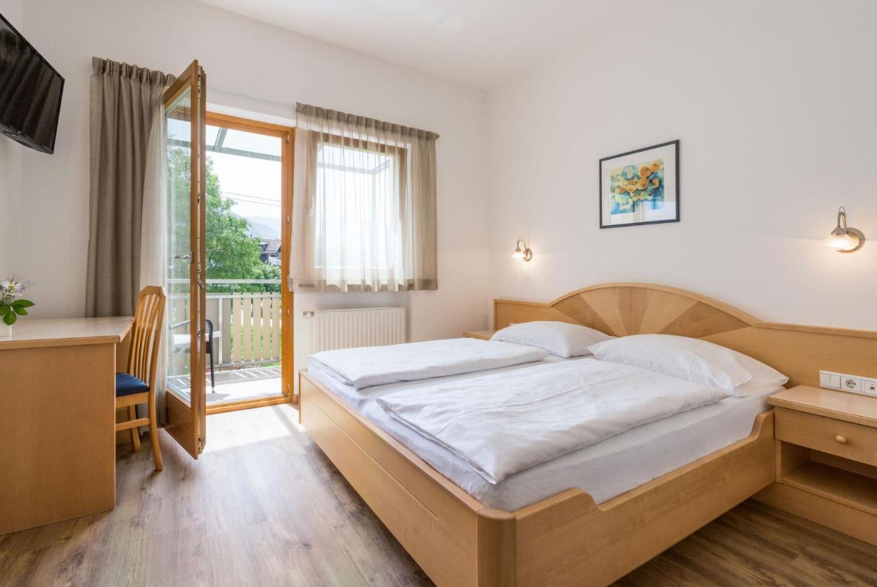 Garni Schorneck Bed & Breakfast Brunico Exterior photo