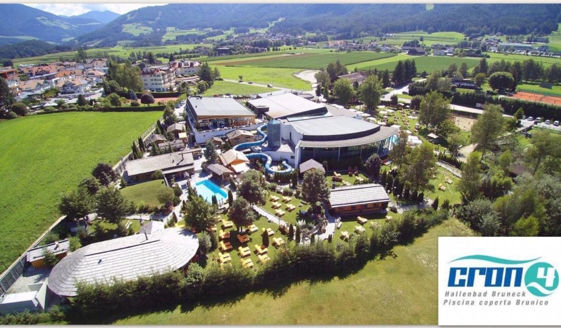 Garni Schorneck Bed & Breakfast Brunico Exterior photo